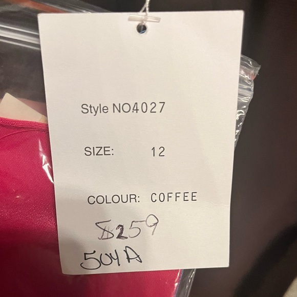 Alyce skirt set - Picture 9 of 11